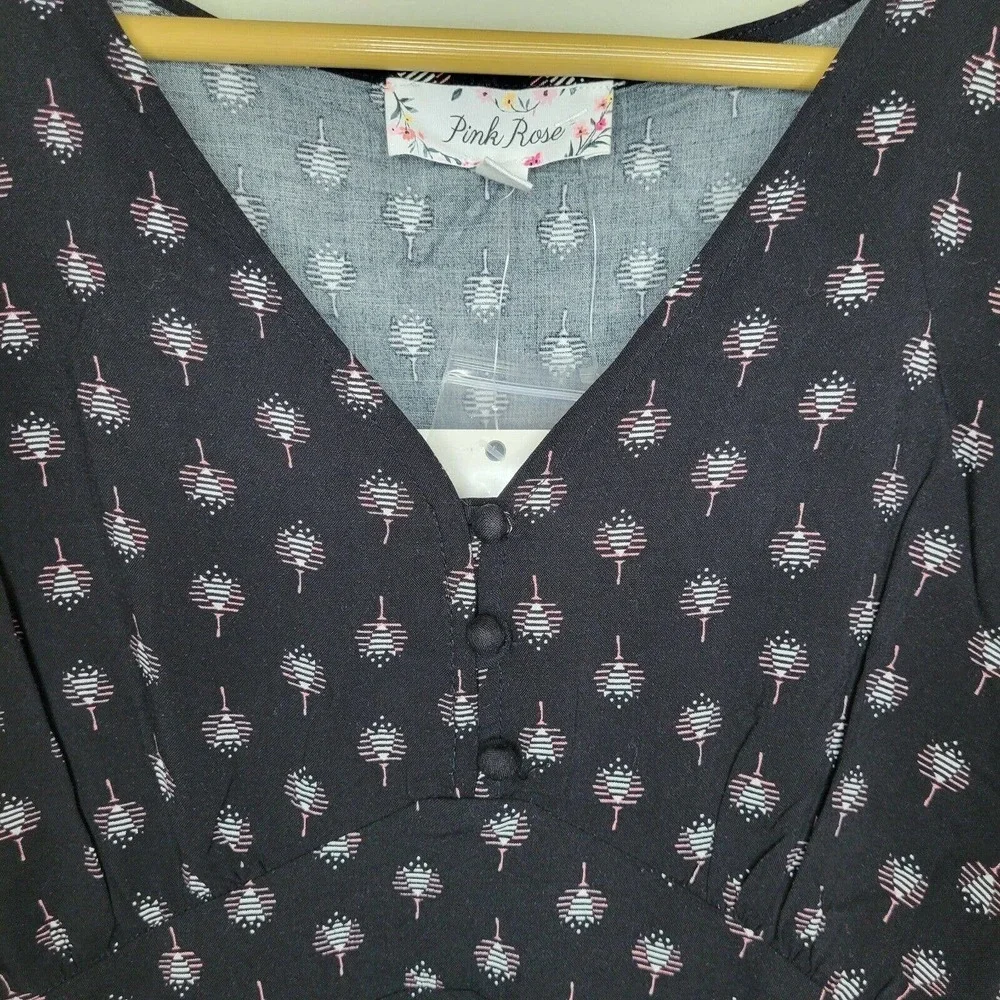 Pink Rose Black Dress With White Geometric Pattern Size Large Ruched Back - Picture 4 of 6